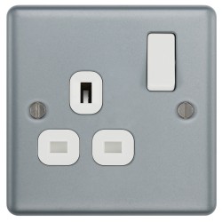 M/Clad 1 Gang Switched Socket