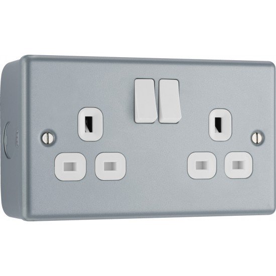 M/Clad 2 Gang Switched Socket
