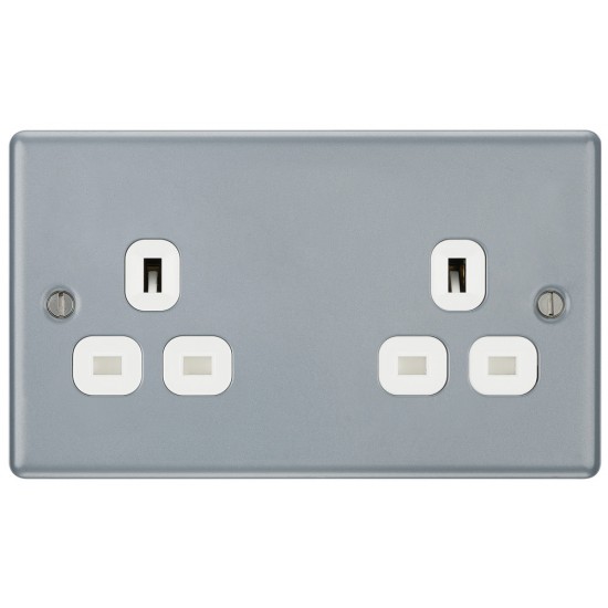 M/Clad 2 Gang Un/Switched Socket