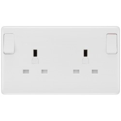 BG Nexus 1G to 2G 13A Converter Socket (822CON)